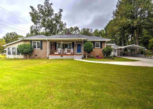 520 Spring St, Walhalla, SC 29691-2366