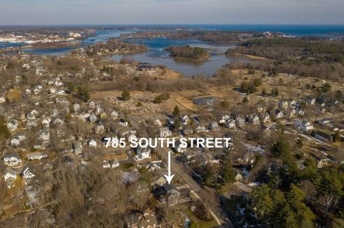 785 South St, Portsmouth, NH 03801-5419