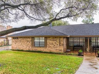 4859 Ledgestone Ct, Fort Worth TX  76132-2013 exterior