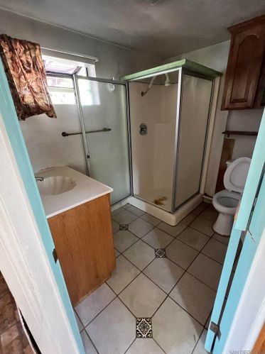 2271 Primrose Ave, Vista CA  92083-8061 exterior