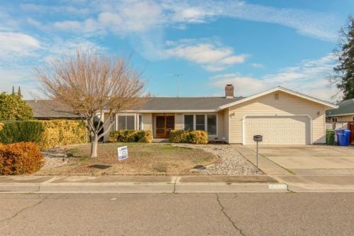2420 Jensen Pl, Turlock, CA 95382-1611