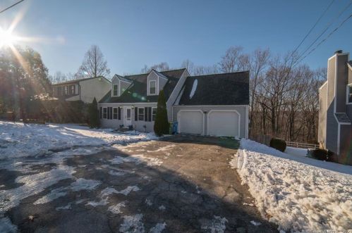 26 Westport Dr, Waterbury, CT 06706-2854