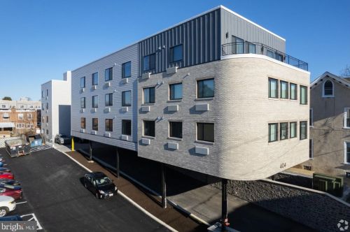 404 Fountain St, Philadelphia PA  19128-4500 exterior