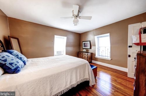 225 Gravers Ln, Philadelphia PA 19118-2802 exterior