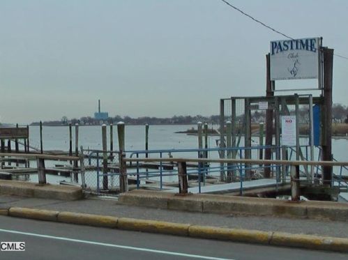 10 1st St, Norwalk CT  06855-2303 exterior