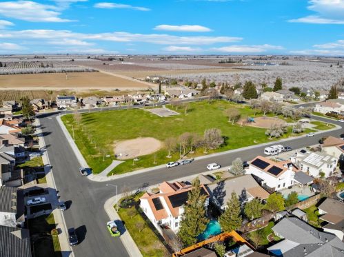 710 Vermeulen Dr, Ripon, CA 95366-3342