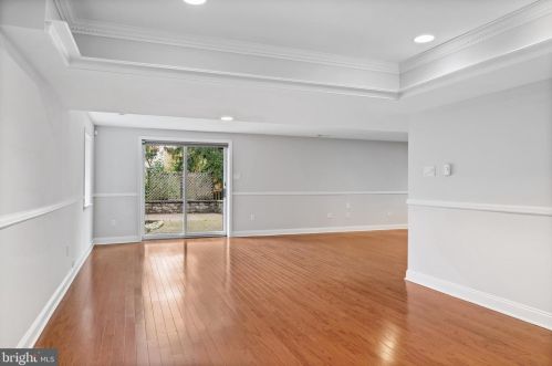 3 Kings Ln, Tavistock NJ 08033-1230 exterior