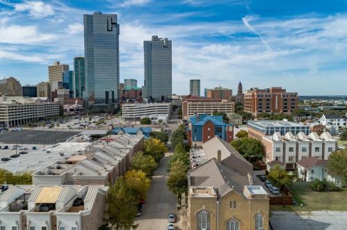 701 1st St, Fort Worth TX  76102-2705 exterior