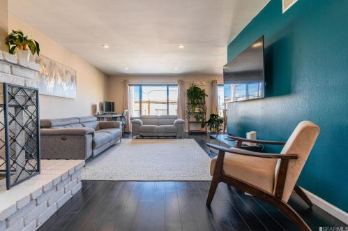 430 Girard St, San Francisco CA 94134-2110 exterior