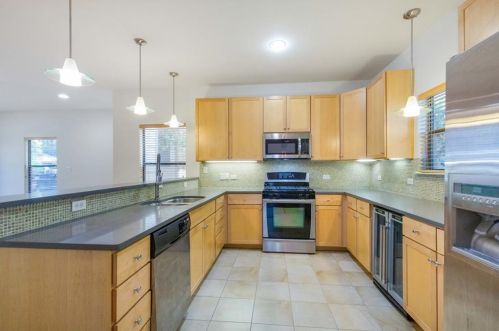 2024 2nd St, Austin, TX 78702-4563