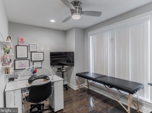 2131 10th St, Philadelphia PA 19148-5007 exterior