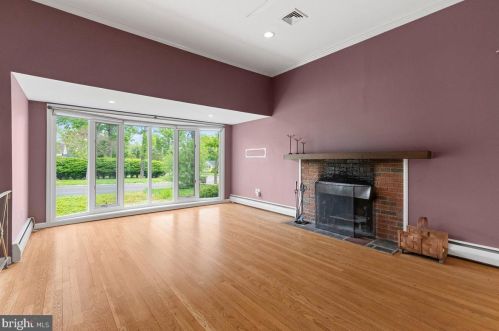 456 Riverside Dr, Princeton NJ  08540-5421 exterior