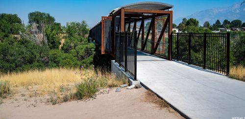 756 Carnation Dr, Sandy UT 84094-4435 exterior