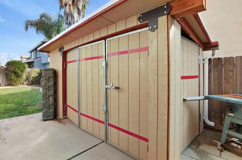 2613 Casey Ray Ct, Turlock CA  95382-8829 exterior