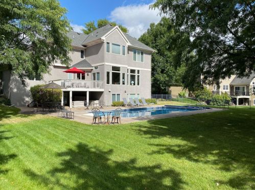 3544 Crestmoor Dr, Saint Paul MN  55125-5028 exterior