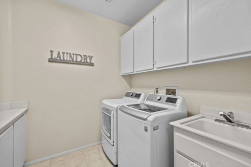 6528 Blackwood St, Riverside CA  92506-6240 exterior