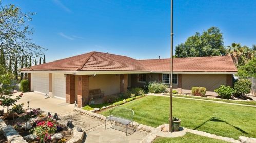 5560 Bottlebrush St, Rancho Cucamonga, CA 91737-2302
