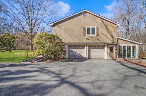 106 Blackman Rd, Hebron, CT 06248-1401