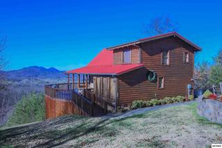 3204 Massey Rd, Pigeon Forge, TN 37862-2405