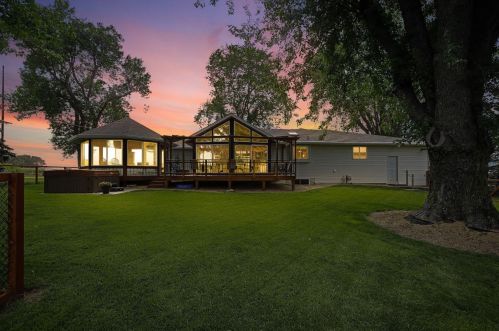 22996 Nicolai Ave, Hastings, MN 55033-9686