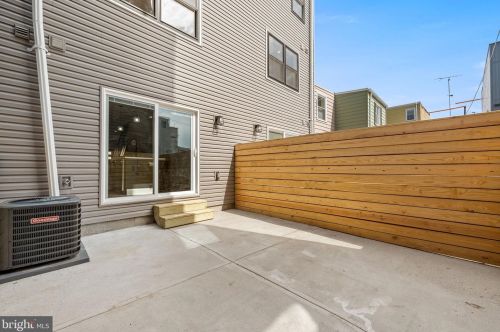 2459 Gaul St, Philadelphia PA  19125-3022 exterior