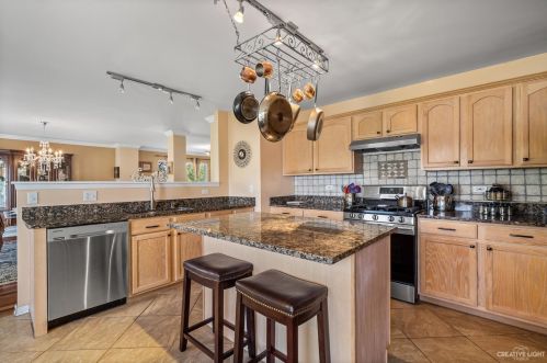 324 Century Dr, Pingree Grove IL  60140-4014 exterior