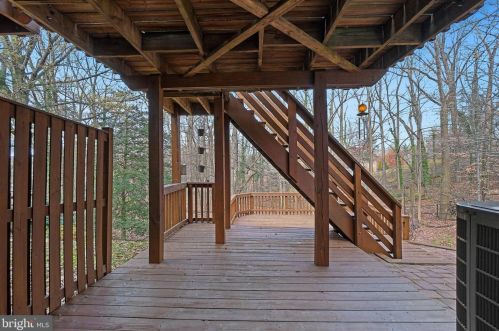 9048 Saffron Ln, Silver Spring MD 20901-4272 exterior