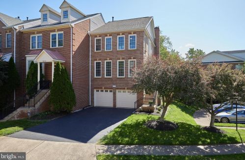 3015 Fallswood Glen Ct, Falls Church, VA 22044-2723