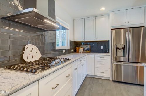 2902 El Caminito, Glendale CA 91214-2005 exterior