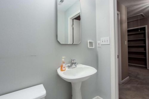 285 Glen Lake Dr, Atlanta GA  30327-4819 exterior