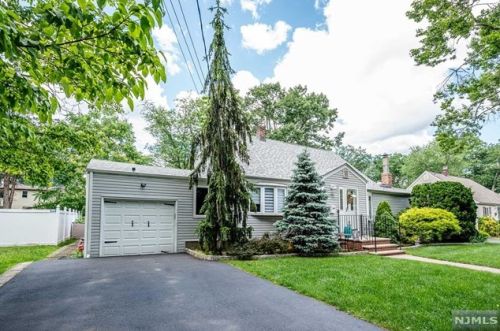 397 Pleasant Ave, N Milford, NJ 07646-1222