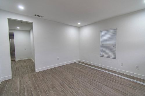 2735 Grafton Ave, Dallas TX  75211-5711 exterior