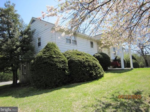 1096 Rettew Mill Rd, Ephrata, PA 17522-1839