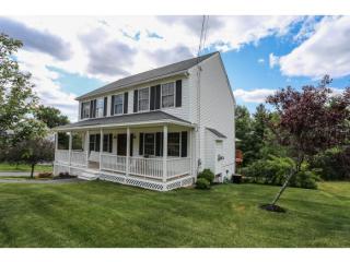 14 Jump Ln, Hudson, NH 03051-6401