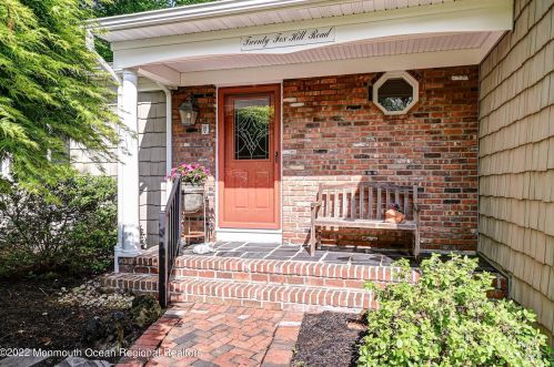 20 Fox Hill Rd, Middletown NJ 07748-2911 exterior