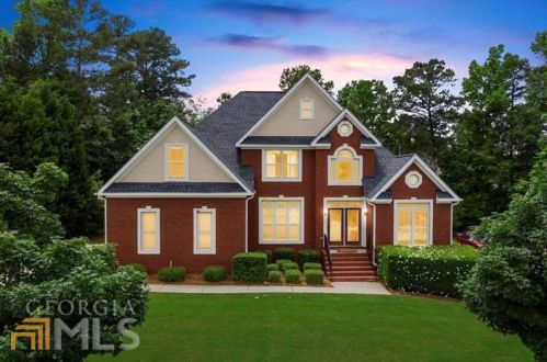 1053 Eagles Brooke Dr, Locust Grove, GA 30248-2463