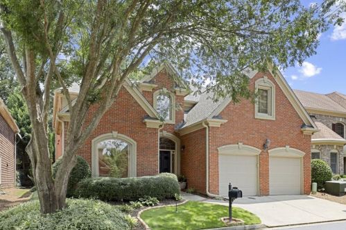 6330 Glen Oaks Ln, Atlanta, GA 30328-4195