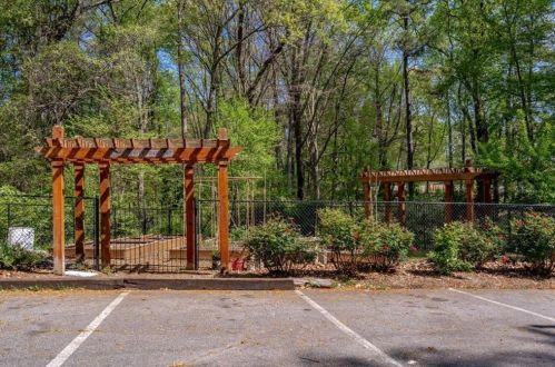 2142 Havenwood Trl, Atlanta GA  30319-4018 exterior