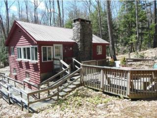 120 Lakeview Dr, Weare, NH 03281-4437