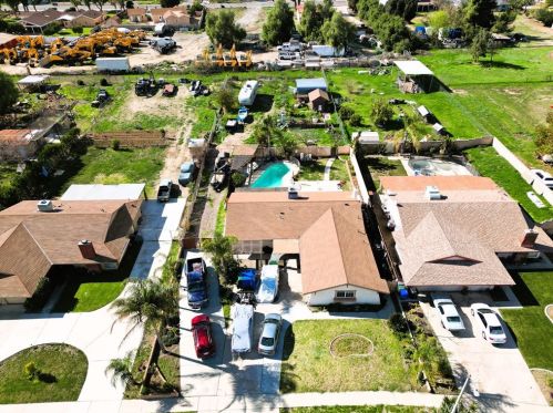11124 Walnut St, Bloomington, CA 92316-3232