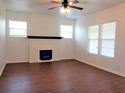 3605 Travis Ave, Fort Worth TX  76110-5230 exterior