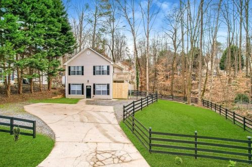 9215 Fleetwood Trl, Gainesville, GA 30506-3989