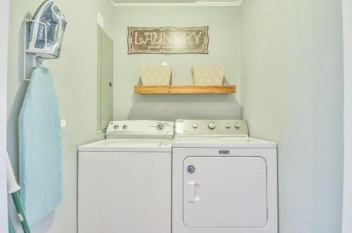 3737 King Springs Rd, Smyrna GA  30080-5511 exterior