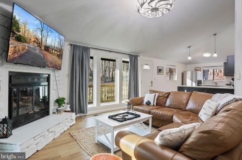 4 Pileated Woodpecker Ln, Hedgesville WV  25427-6232 exterior