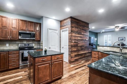 4002 Brownstone Ct, Dallas, TX 75204-2843