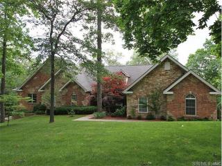 2906 Fox Run Dr, Godfrey, IL 62035-3094