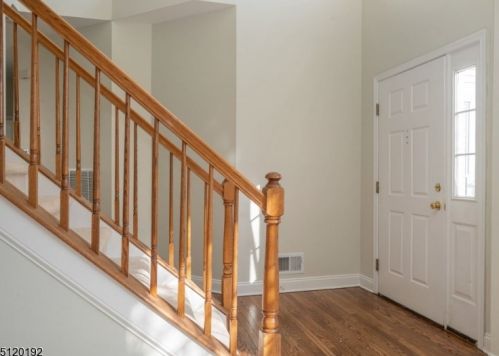 53 Saxton Dr, Hackettstown NJ  07840-1742 exterior