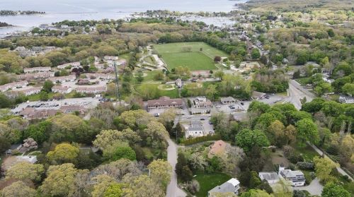 22 Juniper Dr, North Kingstown, RI 02852-4305
