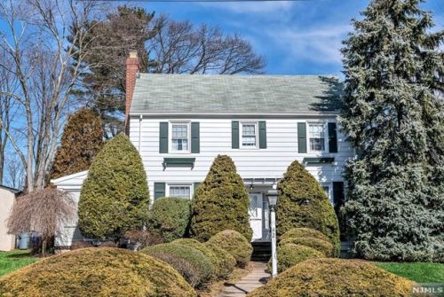 42 Emerson Rd, Ridgewood, NJ 07452-2324