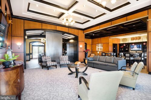 15 Dakota Dr, Trenton NJ  08619-2079 exterior